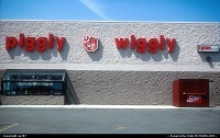 Wisconsin, Commited in the grocery retail market since inception, Piggly Wiggly is widely known in the 17 midwestern and northern states where its franchise operated outlets are spread across. Quite a few also offer a restaurant service.