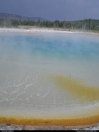 Yellowstone : Orange, yellow and blue or the colors of the rainbow of Yellow