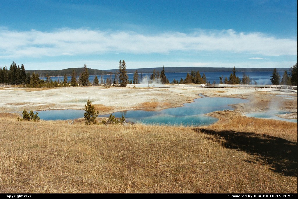 Picture by elki:  Wyoming Yellowstone  lake, pool